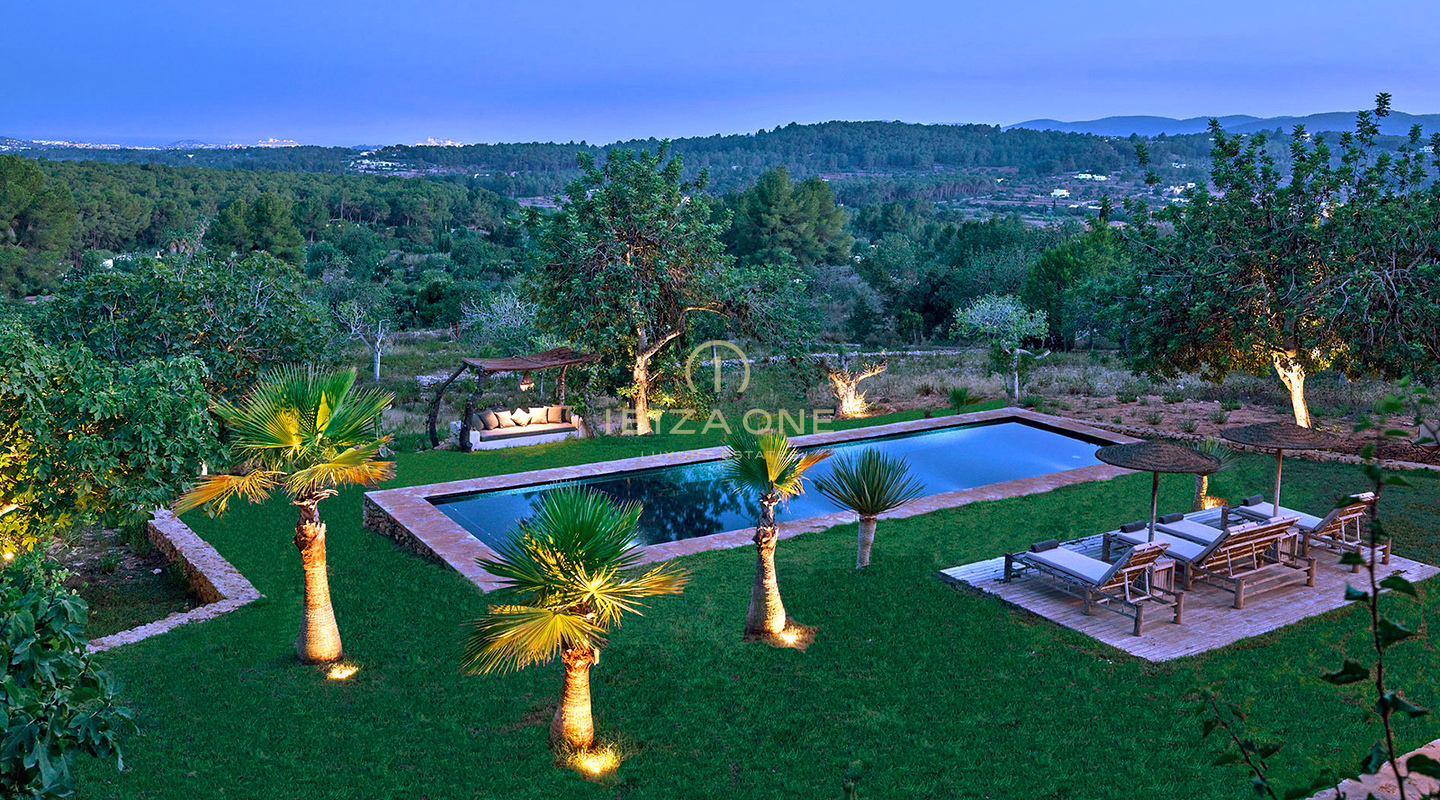 Enchanting luxurious Blakstad villa in the charming village of Santa Gertrudis for sale - Close to the renowned Morna International School, Ibiza