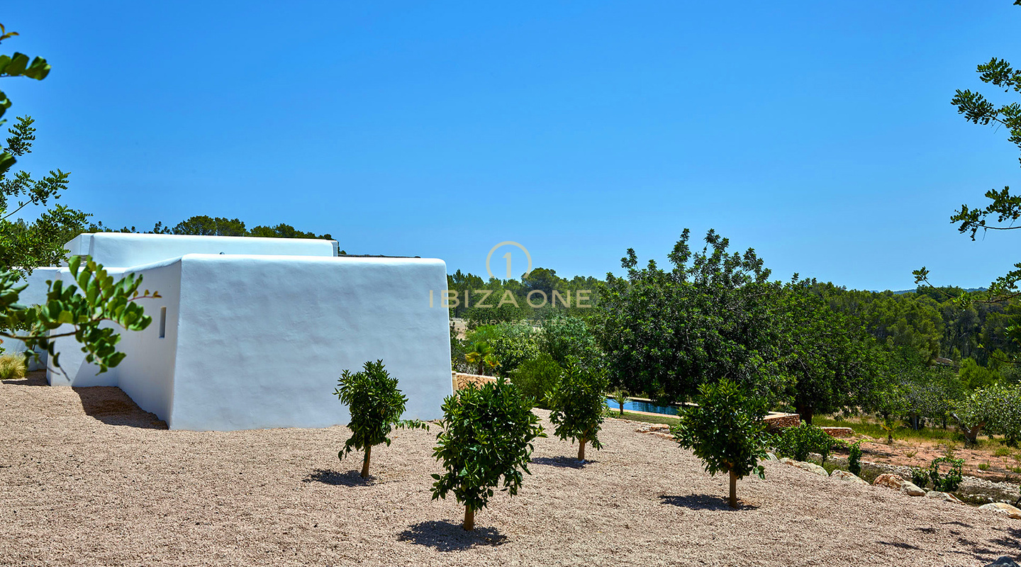Enchanting luxurious Blakstad villa in the charming village of Santa Gertrudis for sale - Close to the renowned Morna International School, Ibiza