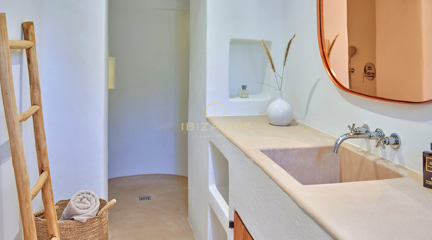Enchanting luxurious Blakstad villa in the charming village of Santa Gertrudis for sale - Close to the renowned Morna International School, Ibiza