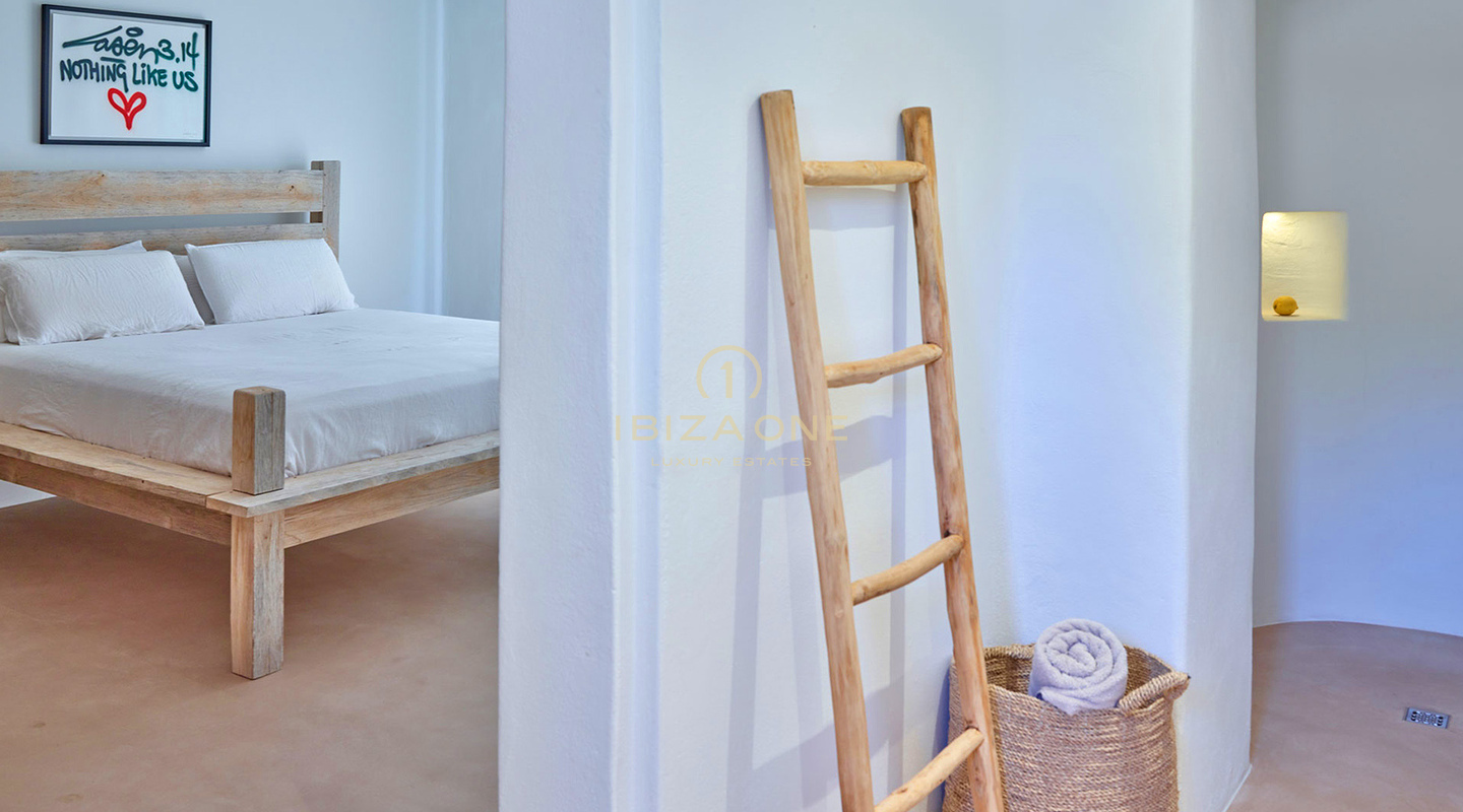 Betoverende luxe Blakstad villa in het charmante dorpje Santa Gertrudis te koop - Dichtbij de beroemde Morna International School, Ibiza