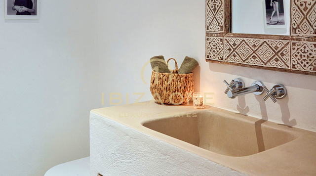 Encantadora villa de lujo en Blakstad en el encantador pueblo de Santa Gertrudis en venta - Cerca de la reconocida escuela internacional Morna, Ibiza