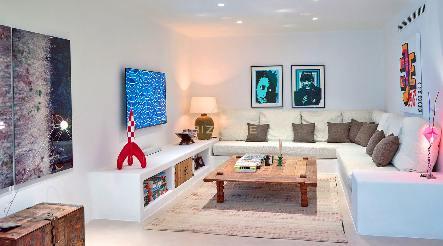 Betoverende luxe Blakstad villa in het charmante dorpje Santa Gertrudis te koop - Dichtbij de beroemde Morna International School, Ibiza