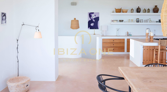 Charmante villa luxueuse à vendre à Blakstad dans le charmant village de Santa Gertrudis - À proximité de la célèbre école internationale Morna, Ibiza
