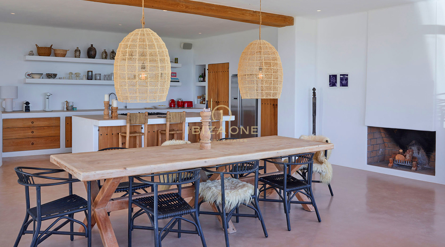 Betoverende luxe Blakstad villa in het charmante dorpje Santa Gertrudis te koop - Dichtbij de beroemde Morna International School, Ibiza