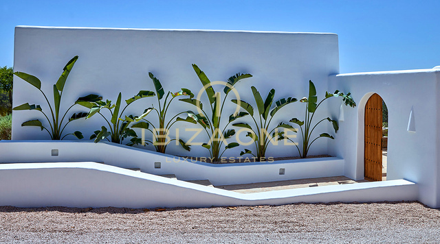 Bezaubernde luxuriöse Blakstad-Villa nah an dem charmanten Dorf Santa Gertrudis zu verkaufen, Ibiza – Südausgerichtet mit weitem Blick zum Meer, Formentera und D´alt Vila
