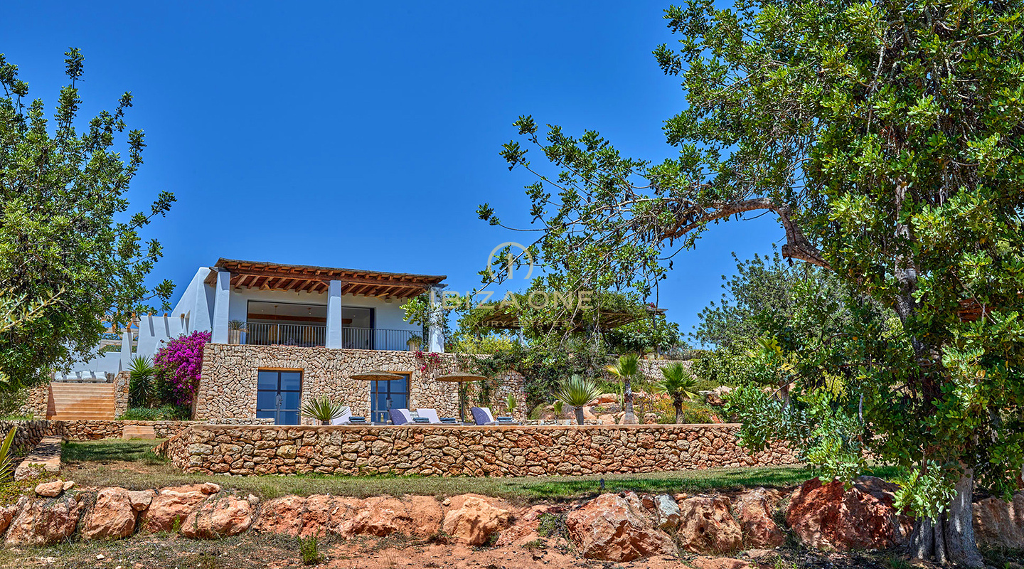 Betoverende luxe Blakstad villa in het charmante dorpje Santa Gertrudis te koop - Dichtbij de beroemde Morna International School, Ibiza