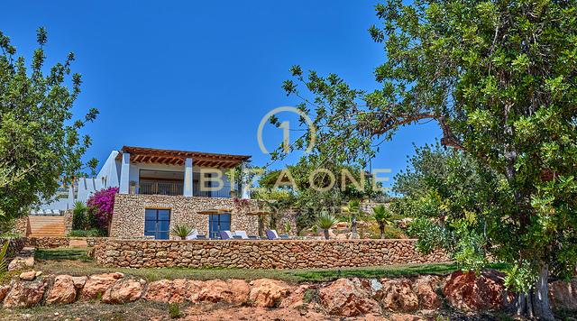 Betoverende luxe Blakstad villa in het charmante dorpje Santa Gertrudis te koop - Dichtbij de beroemde Morna International School, Ibiza