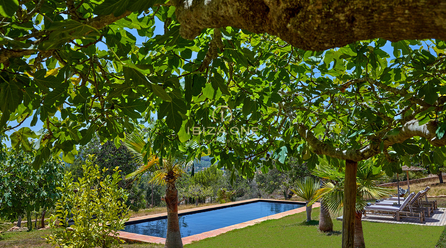 Enchanting luxurious Blakstad villa in the charming village of Santa Gertrudis for sale - Close to the renowned Morna International School, Ibiza