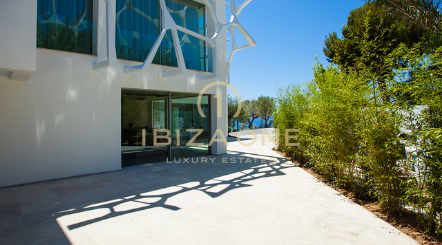 Die Zukunft des Designs: Besitzen Sie das legendäre Luxushaus in einer Gated Community zum Verkauf auf Ibiza