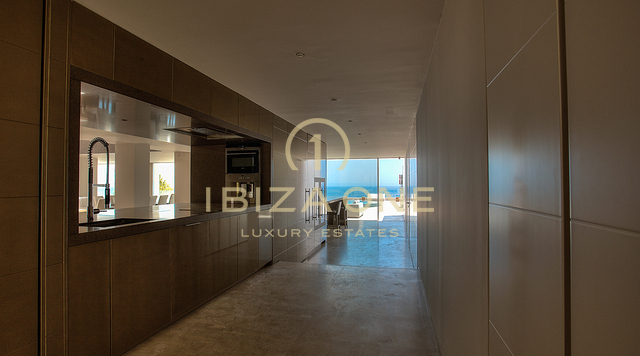 L'avenir du design : devenez propriétaire d'une maison de luxe emblématique dans une communauté fermée à vendre à Ibiza