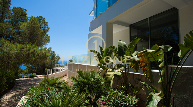 El futuro del diseño: Adquiera la legendaria casa de lujo Icon en una comunidad cerrada en venta en Ibiza