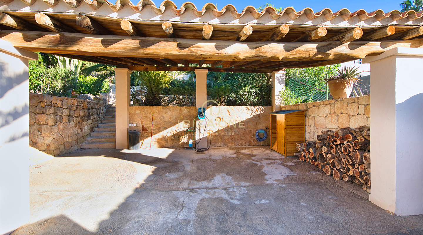 Eine atemberaubende mediterrane Luxusvilla in Can Furnet mit Blick auf Dalt Vila und das Meer zu verkaufen, Ibiza - Eine atemberaubende mediterrane Luxusvilla in Can Furnet mit Blick auf Dalt Vila und das Meer zu vermieten, Ibiza