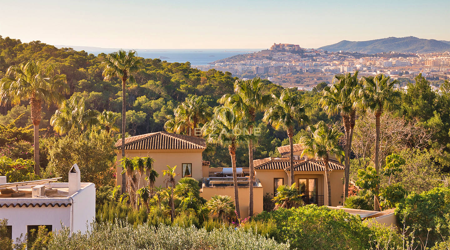 Prachtige luxe mediterrane villa in Can Furnet met uitzicht op Dalt Vila en zee te koop, Ibiza - Prachtige luxe mediterrane villa in Can Furnet met uitzicht op Dalt Vila en zee te huur, Ibiza