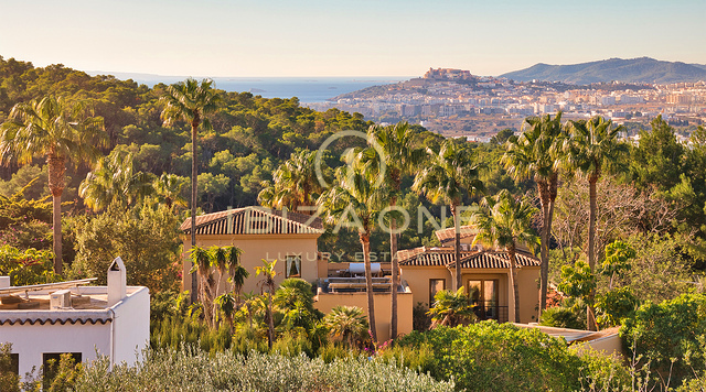 Une superbe villa méditerranéenne de luxe à Can Furnet avec vue sur Dalt Vila et vue sur la mer à vendre, Ibiza - Une superbe villa méditerranéenne de luxe à Can Furnet avec vue sur Dalt Vila et vue sur la mer à louer, Ibiza
