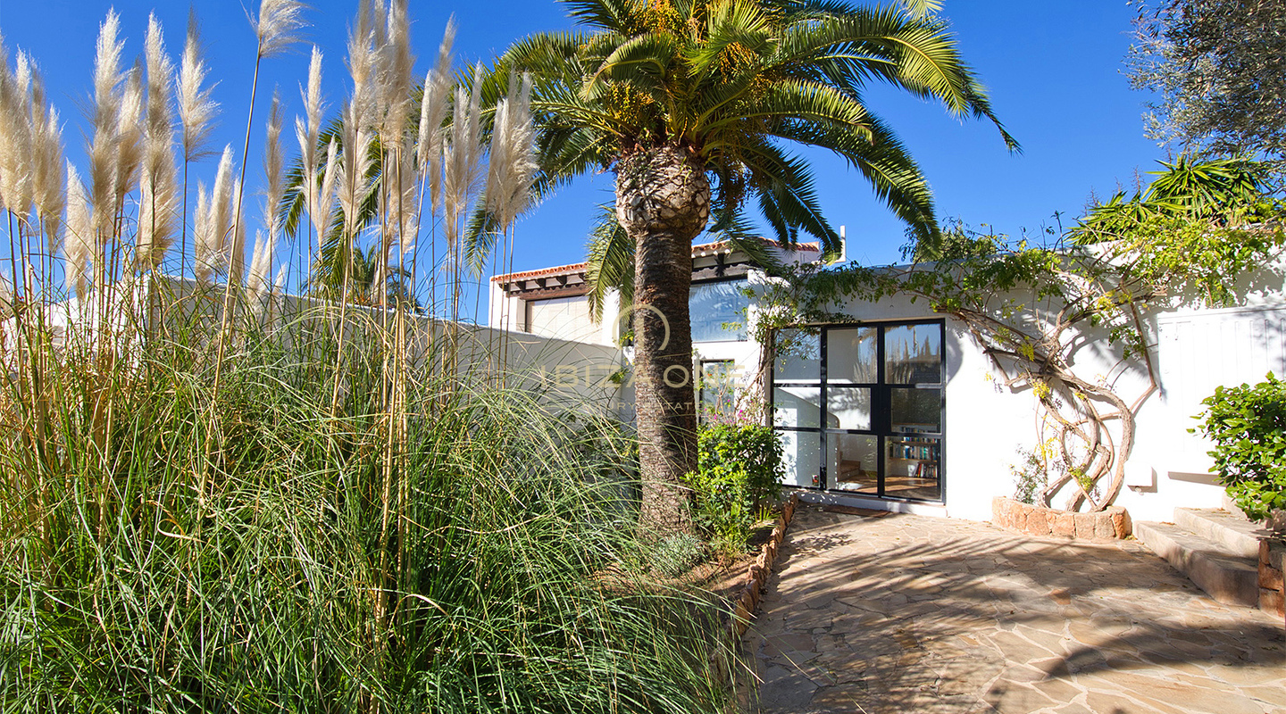 Una splendida villa di lusso in stile mediterraneo a Can Furnet con vista su Dalt Vila e vista mare in vendita, Ibiza - Una splendida villa di lusso in stile mediterraneo a Can Furnet con vista su Dalt Vila e vista mare in affitto, Ibiza
