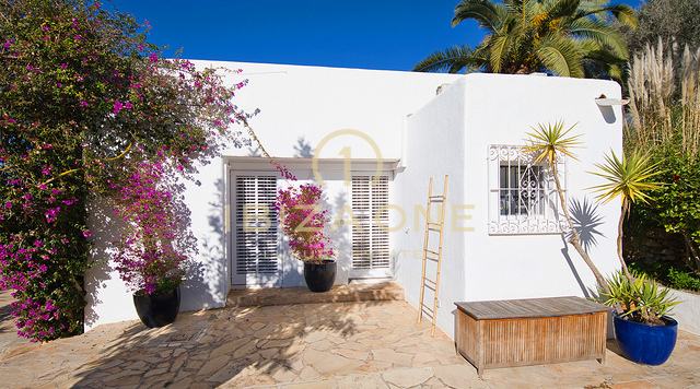 Una splendida villa di lusso in stile mediterraneo a Can Furnet con vista su Dalt Vila e vista mare in vendita, Ibiza - Una splendida villa di lusso in stile mediterraneo a Can Furnet con vista su Dalt Vila e vista mare in affitto, Ibiza