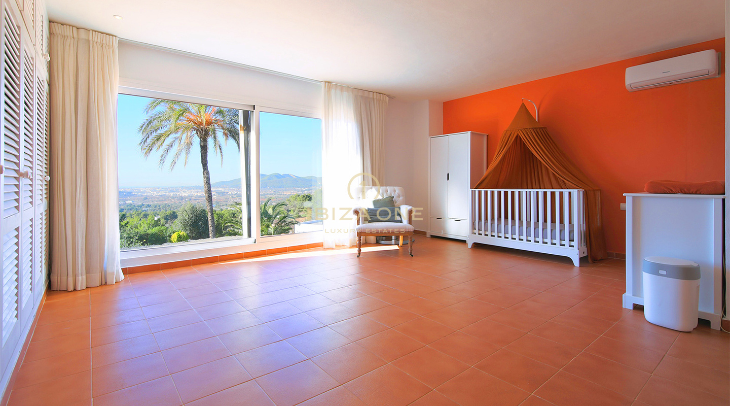 Una splendida villa di lusso in stile mediterraneo a Can Furnet con vista su Dalt Vila e vista mare in vendita, Ibiza - Una splendida villa di lusso in stile mediterraneo a Can Furnet con vista su Dalt Vila e vista mare in affitto, Ibiza