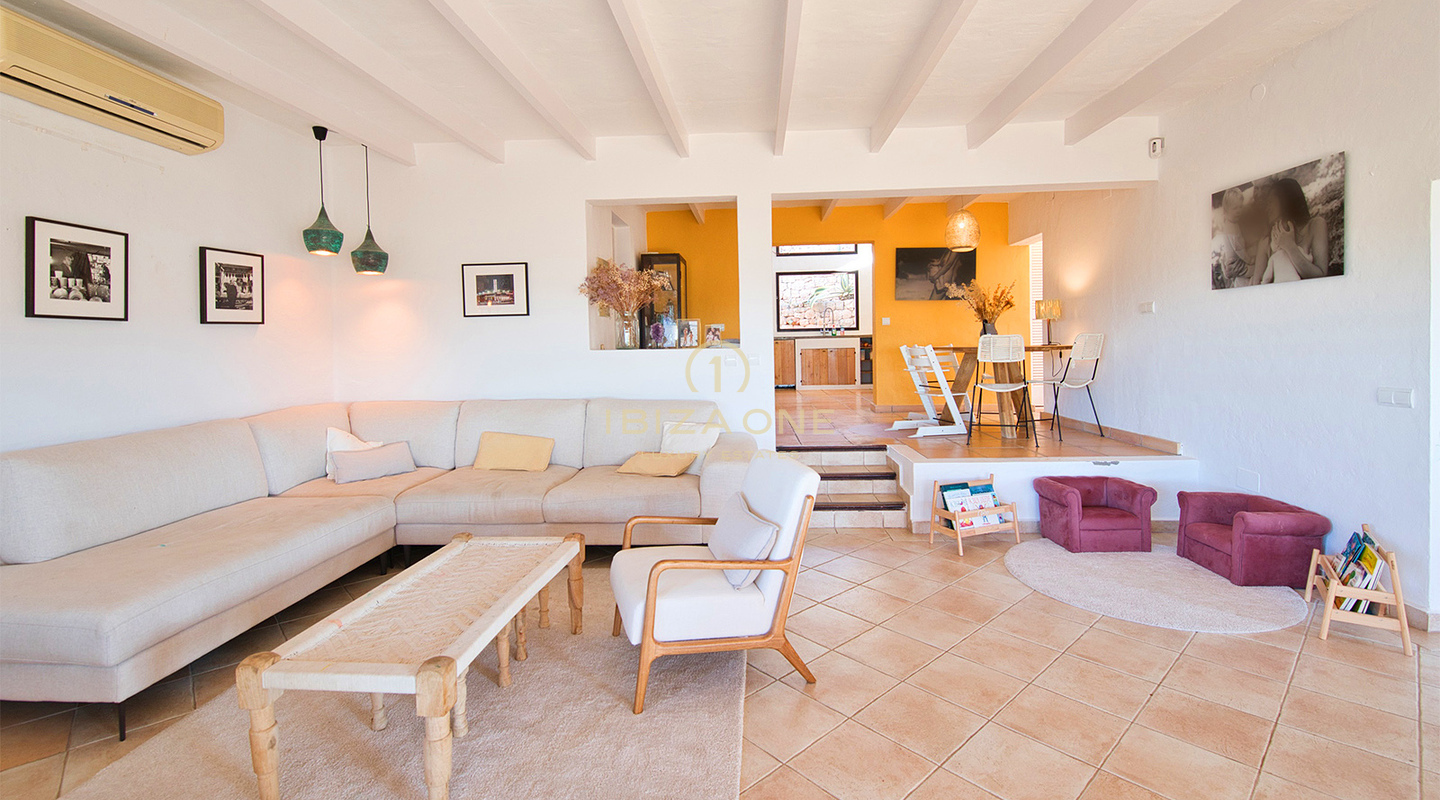 Une superbe villa méditerranéenne de luxe à Can Furnet avec vue sur Dalt Vila et vue sur la mer à vendre, Ibiza - Une superbe villa méditerranéenne de luxe à Can Furnet avec vue sur Dalt Vila et vue sur la mer à louer, Ibiza