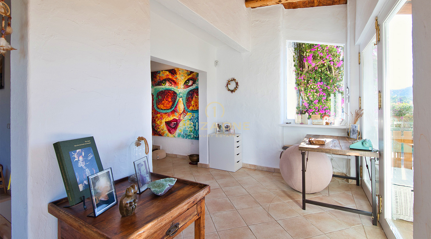 Eine atemberaubende mediterrane Luxusvilla in Can Furnet mit Blick auf Dalt Vila und das Meer zu verkaufen, Ibiza - Eine atemberaubende mediterrane Luxusvilla in Can Furnet mit Blick auf Dalt Vila und das Meer zu vermieten, Ibiza