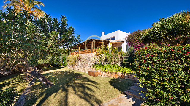 Une superbe villa méditerranéenne de luxe à Can Furnet avec vue sur Dalt Vila et vue sur la mer à vendre, Ibiza - Une superbe villa méditerranéenne de luxe à Can Furnet avec vue sur Dalt Vila et vue sur la mer à louer, Ibiza