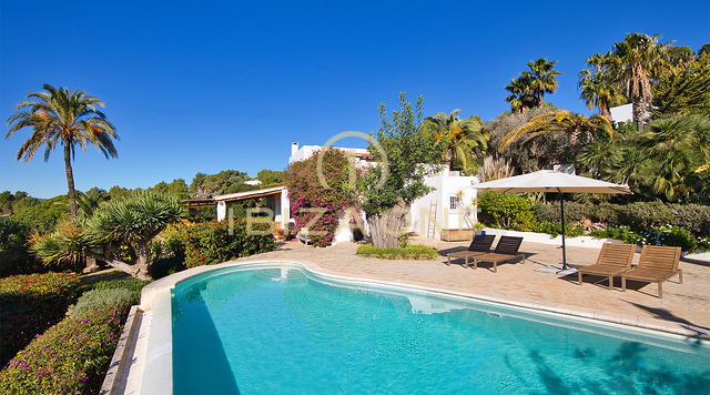 Eine atemberaubende mediterrane Luxusvilla in Can Furnet mit Blick auf Dalt Vila und das Meer zu verkaufen, Ibiza - Eine atemberaubende mediterrane Luxusvilla in Can Furnet mit Blick auf Dalt Vila und das Meer zu vermieten, Ibiza