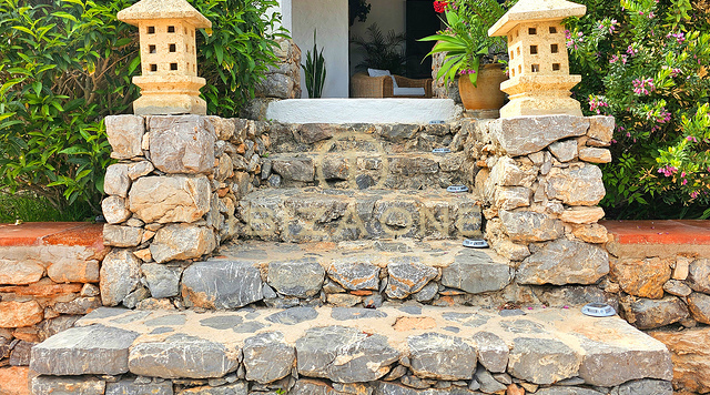 Suntuosa villa de lujo situada en un encantador oasis de tranquilidad rodeado de colinas y vegetación verde en alquiler, Ibiza