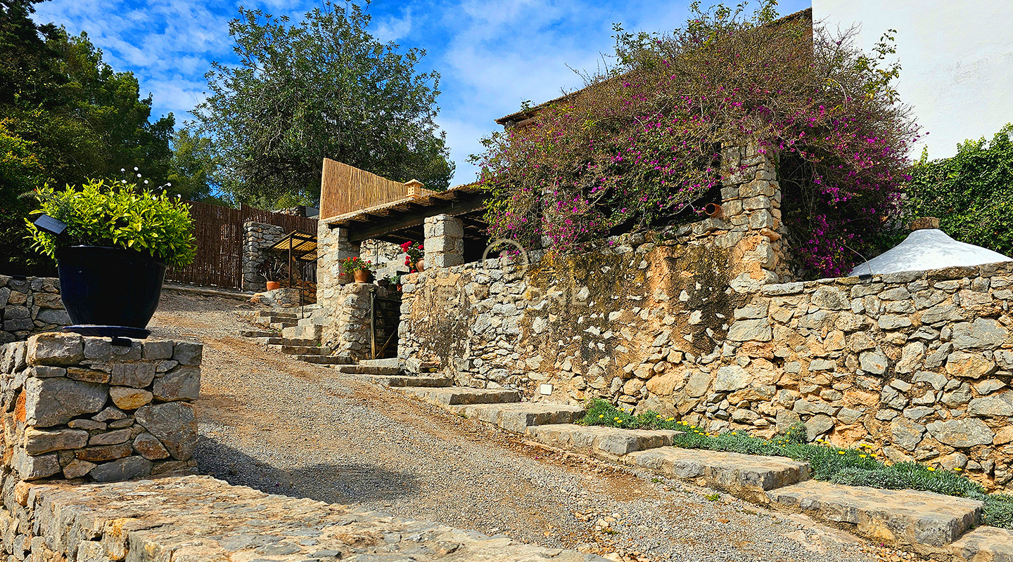 Sumptuous luxury villa nestled in a charming oasis of tranquility surrounded by hills and verdant vegetation for rent, Ibiza