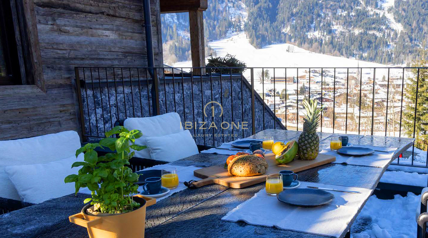 Villa de luxe avec un mélange magistral d'élégance intemporelle et de design contemporain à vendre à Reith, Autriche
