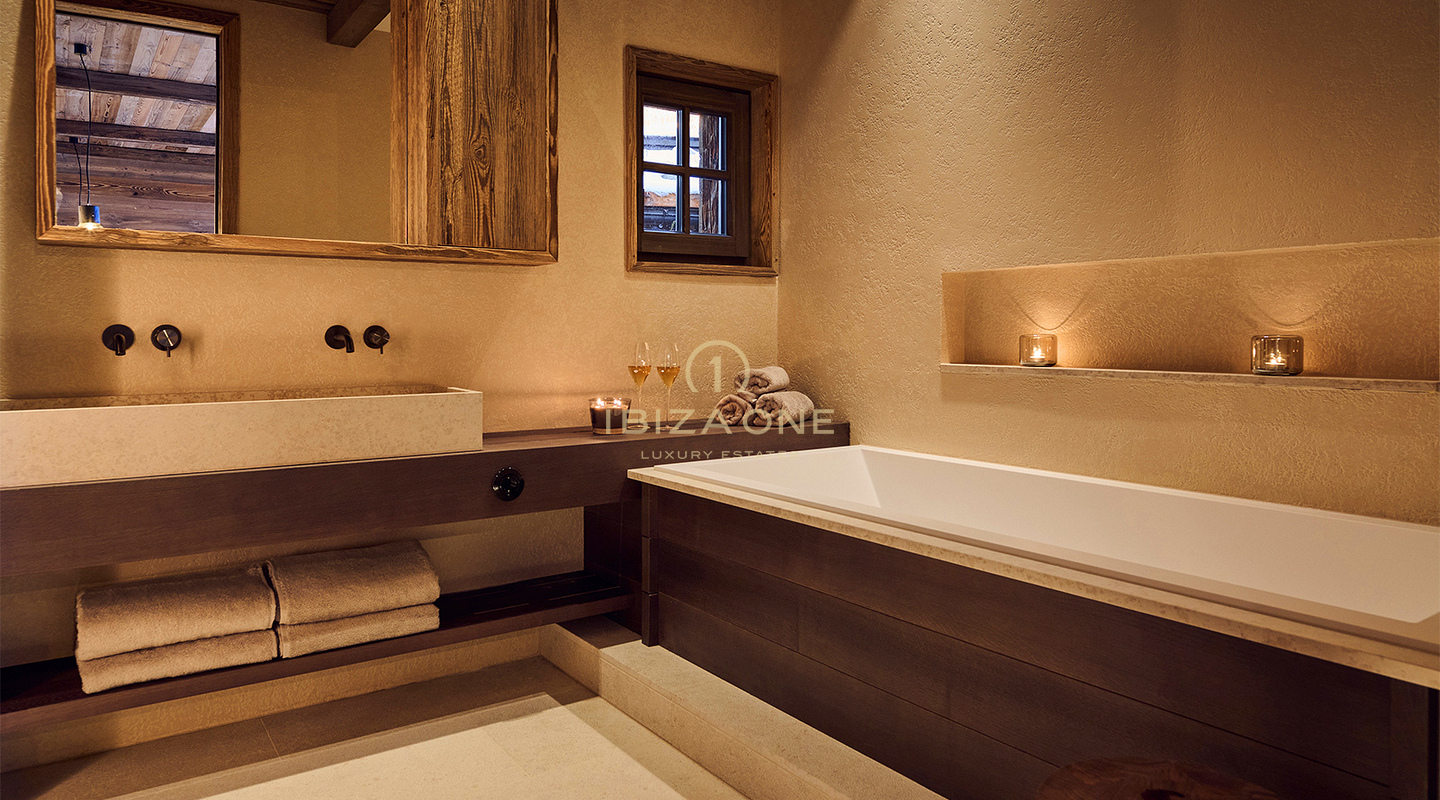 Four exclusive luxury chalets with modern elegance that offer direct access to the slopes for sale at Jochberg, Austria