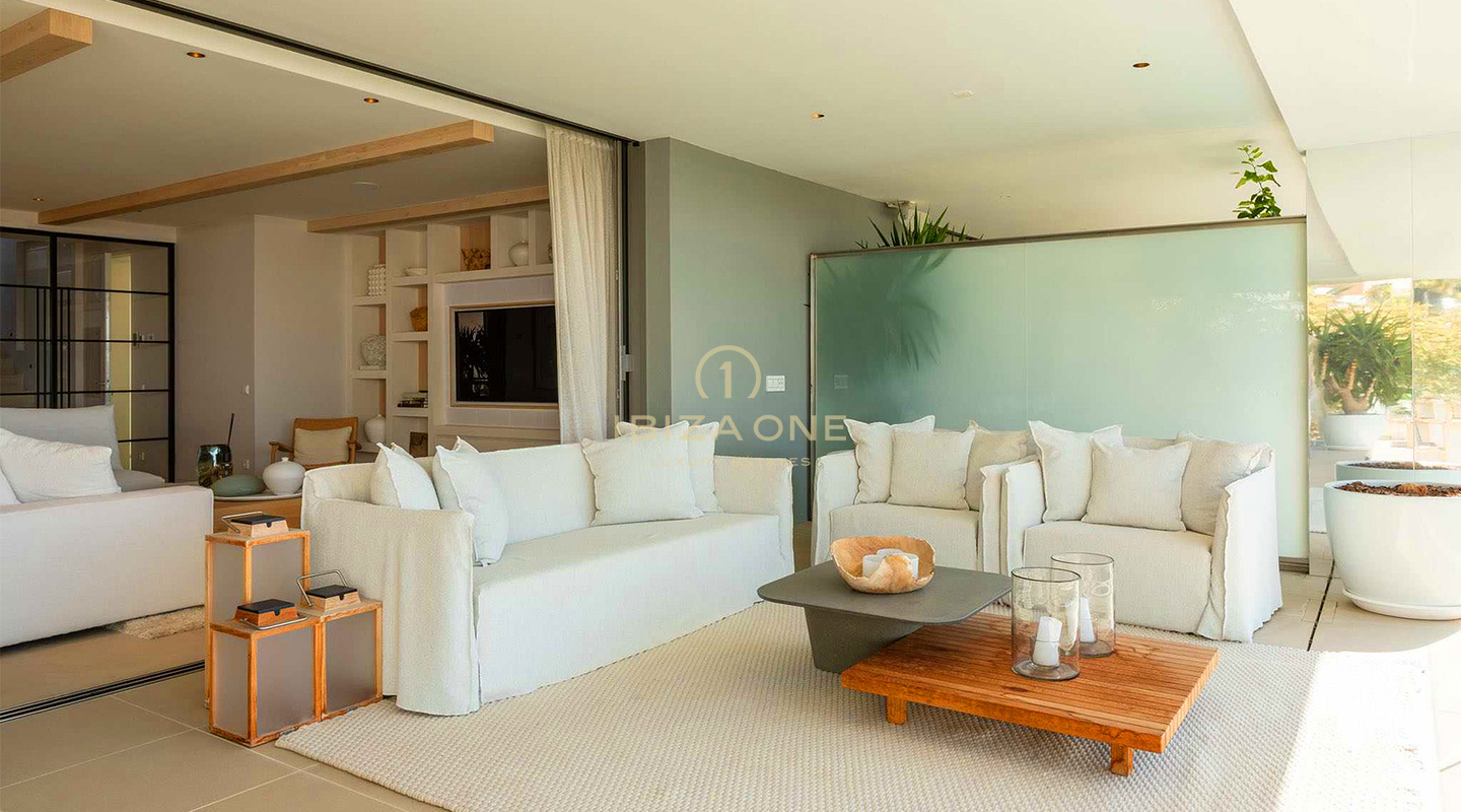 Einzigartige, luxuriöse und moderne Doppelwohnung bestehend aus Penthouse und Erdgeschosswohnung auf Ibiza zu verkaufen, RESERVIERT
