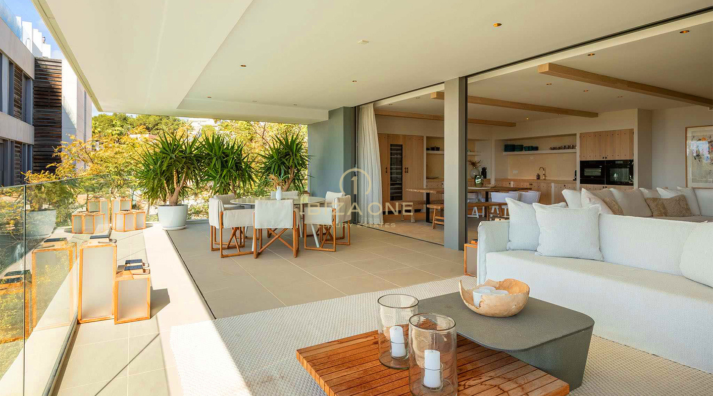 Einzigartige, luxuriöse und moderne Doppelwohnung bestehend aus Penthouse und Erdgeschosswohnung auf Ibiza zu verkaufen, RESERVIERT