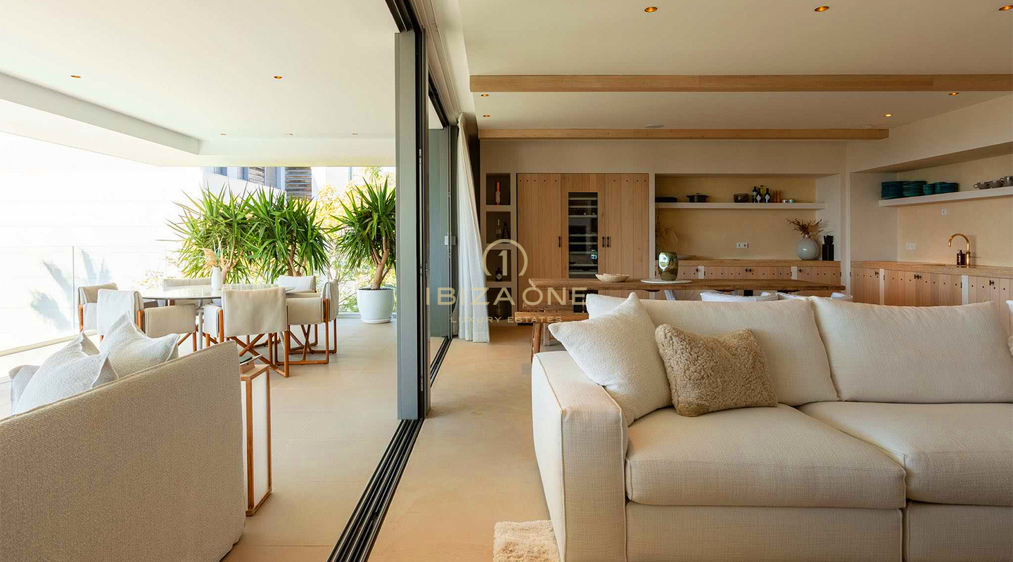 Einzigartige, luxuriöse und moderne Doppelwohnung bestehend aus Penthouse und Erdgeschosswohnung auf Ibiza zu verkaufen, RESERVIERT