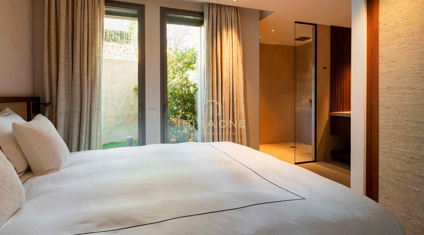 Einzigartige, luxuriöse und moderne Doppelwohnung bestehend aus Penthouse und Erdgeschosswohnung auf Ibiza zu verkaufen, RESERVIERT