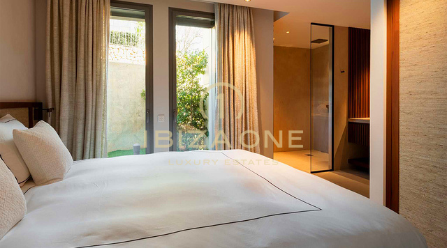 Einzigartige, luxuriöse und moderne Doppelwohnung bestehend aus Penthouse und Erdgeschosswohnung auf Ibiza zu verkaufen, RESERVIERT