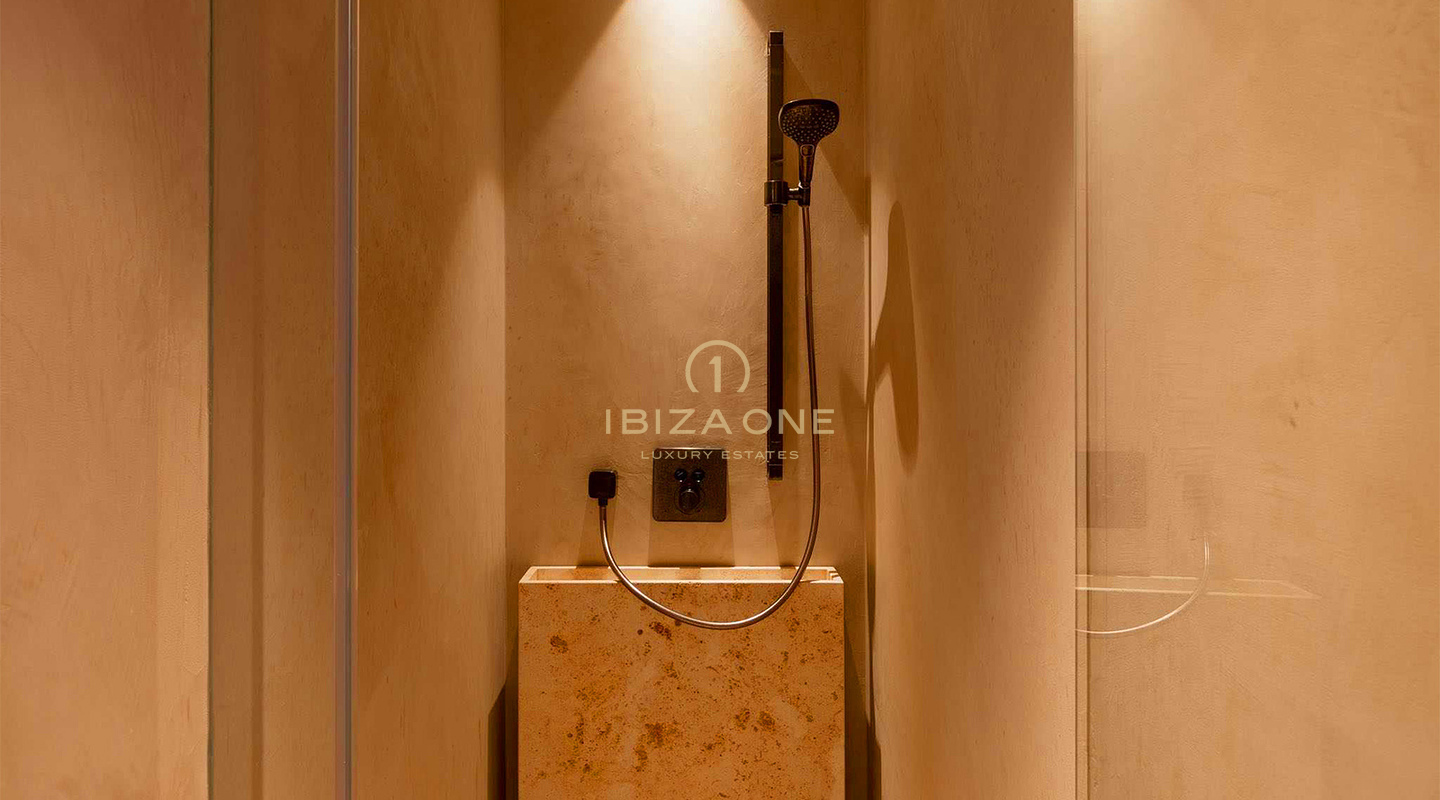 Einzigartige, luxuriöse und moderne Doppelwohnung bestehend aus Penthouse und Erdgeschosswohnung auf Ibiza zu verkaufen, RESERVIERT