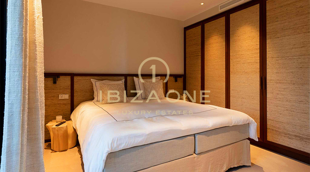 Appartement double unique, luxueux et moderne, composé d'un penthouse et d'un appartement de plain-pied de luxe, à vendre à Ibiza. RÉSERVÉ.