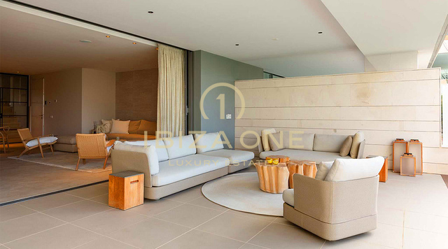 Appartement double unique, luxueux et moderne, composé d'un penthouse et d'un appartement de plain-pied de luxe, à vendre à Ibiza. RÉSERVÉ.