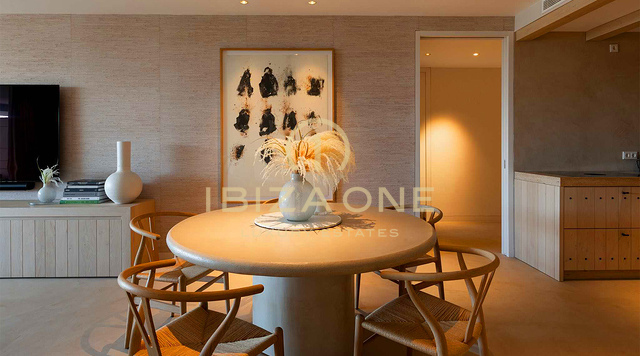 Einzigartige, luxuriöse und moderne Doppelwohnung bestehend aus Penthouse und Erdgeschosswohnung auf Ibiza zu verkaufen, RESERVIERT