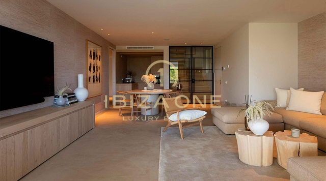 Appartement double unique, luxueux et moderne, composé d'un penthouse et d'un appartement de plain-pied de luxe, à vendre à Ibiza. RÉSERVÉ.