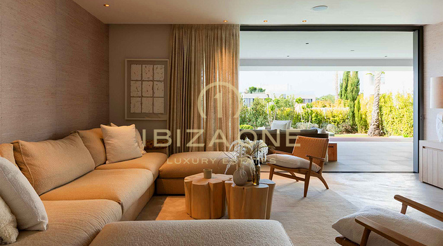 Einzigartige, luxuriöse und moderne Doppelwohnung bestehend aus Penthouse und Erdgeschosswohnung auf Ibiza zu verkaufen, RESERVIERT