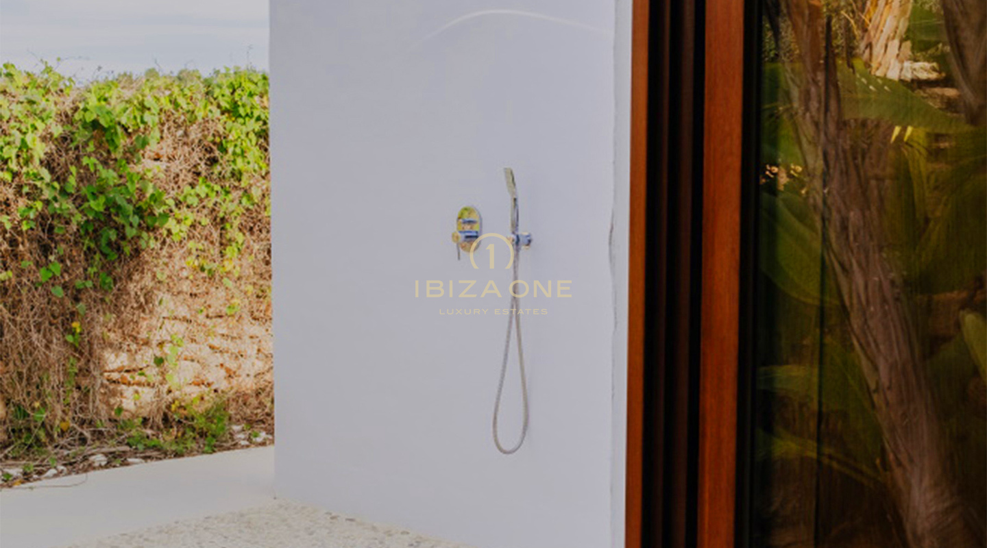Authentieke luxe Blakstad Finca met ongeëvenaarde privacy en toeristische verhuurvergunning te koop, Ibiza