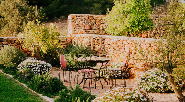 Auténtica finca de lujo Blakstad con privacidad inigualable y licencia de alquiler turístico en venta, Ibiza