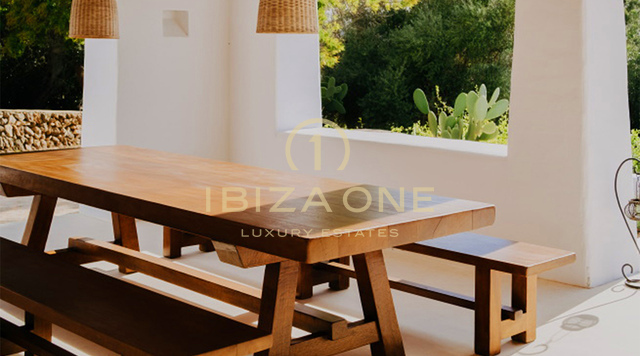 Authentische Luxus-Blakstad-Finca mit unübertroffener Privatsphäre und touristischer Vermietungslizenz zu verkaufen, Ibiza