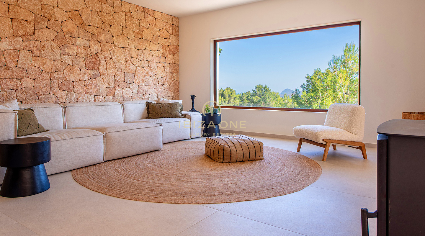 Recently renovated luxury villa with big swimming pool and nice valley and sea views for sale, Ibiza