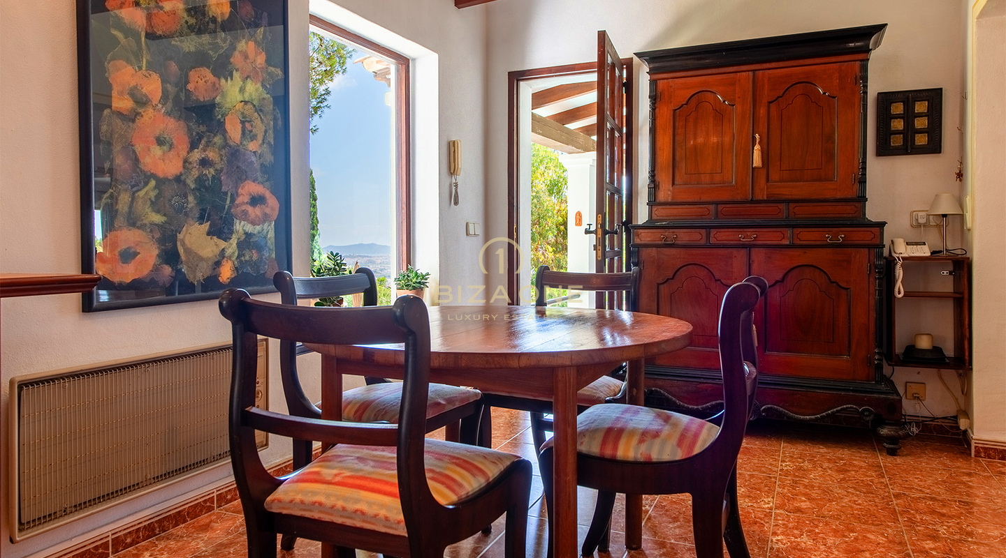 Charmante villa de luxe avec vue imprenable et appartement indépendant à vendre, Ibiza
