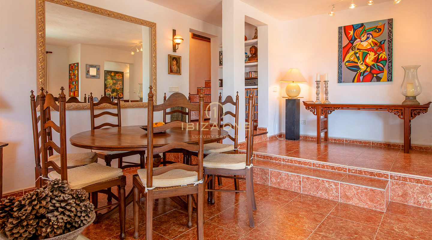 Charmante villa de luxe avec vue imprenable et appartement indépendant à vendre, Ibiza