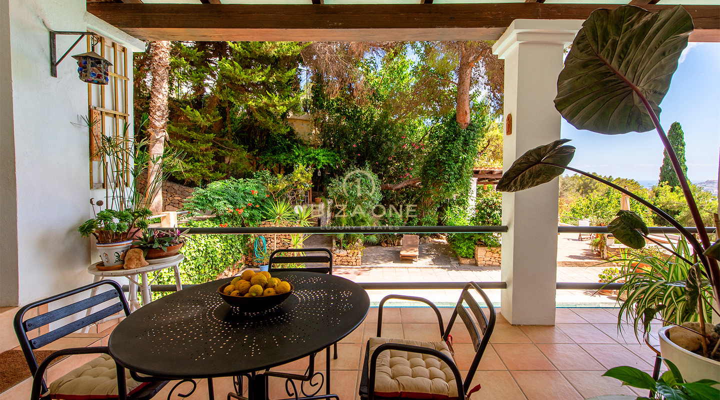 Charming luxury villa with stunning views and seperate apartment for sale, Ibiza