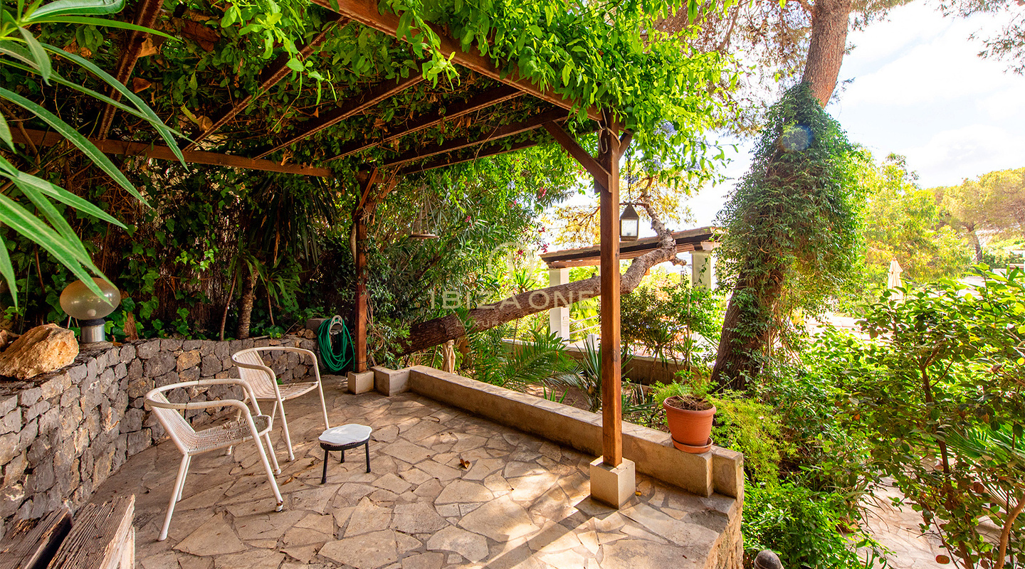 Charming luxury villa with stunning views and seperate apartment for sale, Ibiza