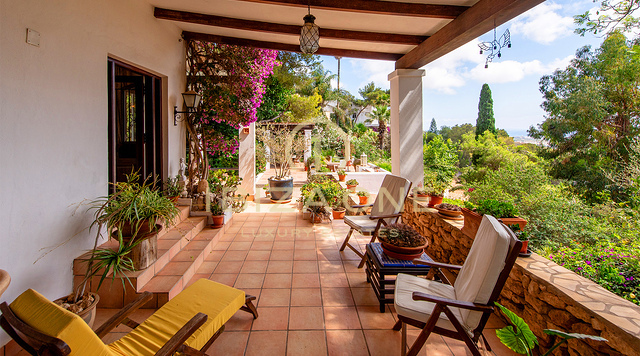 Incantevole villa di lusso con vista mozzafiato e appartamento separato in vendita, Ibiza