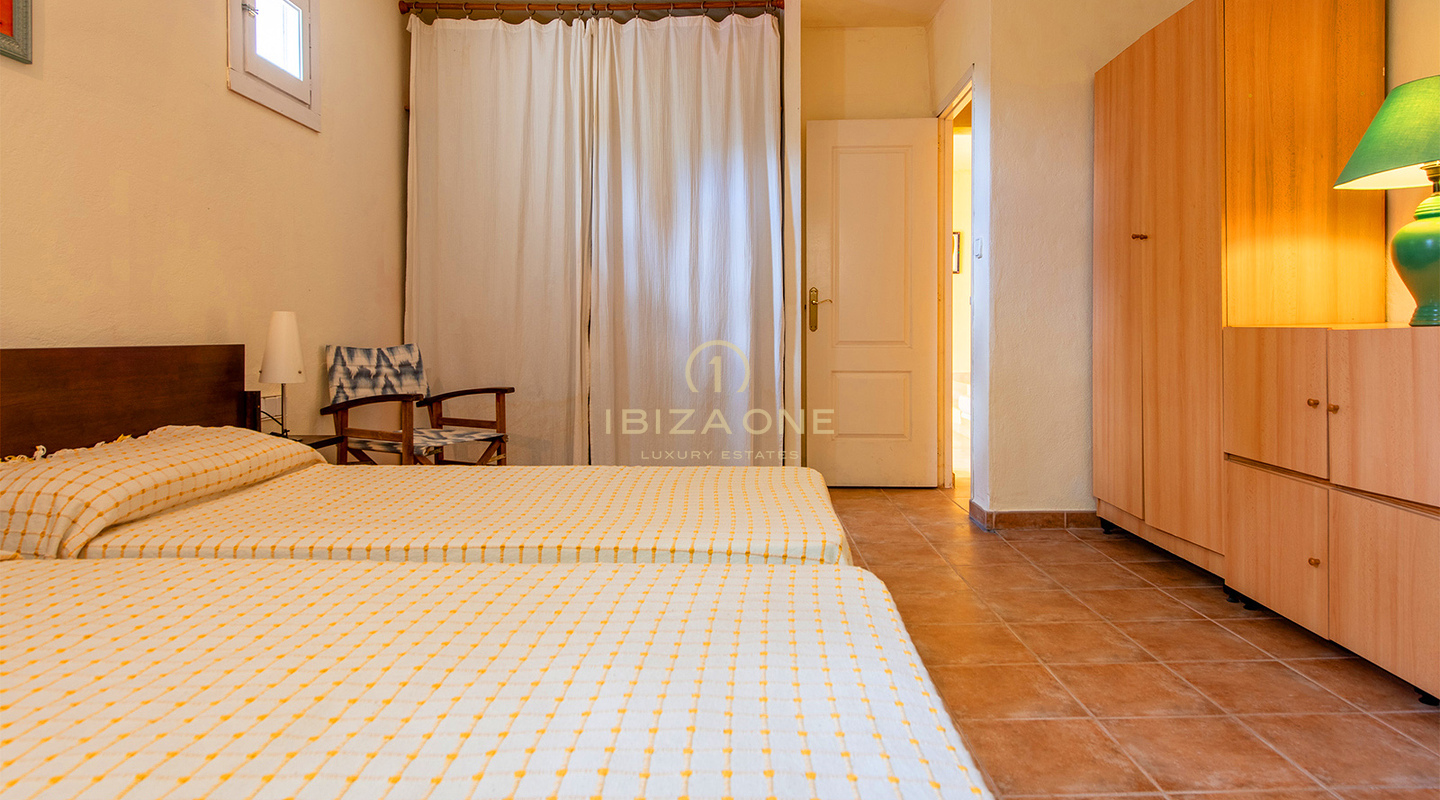 Charmante villa de luxe avec vue imprenable et appartement indépendant à vendre, Ibiza